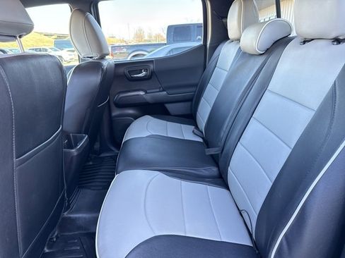 Used 2021 Toyota Tacoma TRD Off-Road image 6