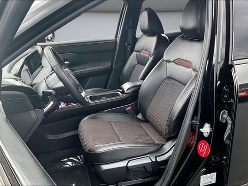 Certified 2025 Nissan Kicks SR FWD image 20
