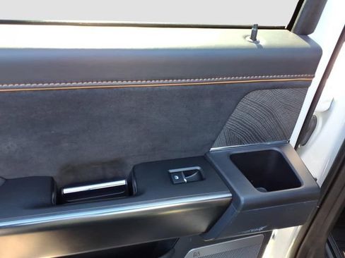 Used 2023 Ford F150 Platinum image 8