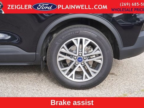 Used 2022 Ford Escape SEL w/ Equipment Group 302A image 9