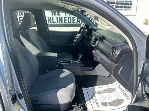 Used 2019 Toyota Tacoma SR image 24