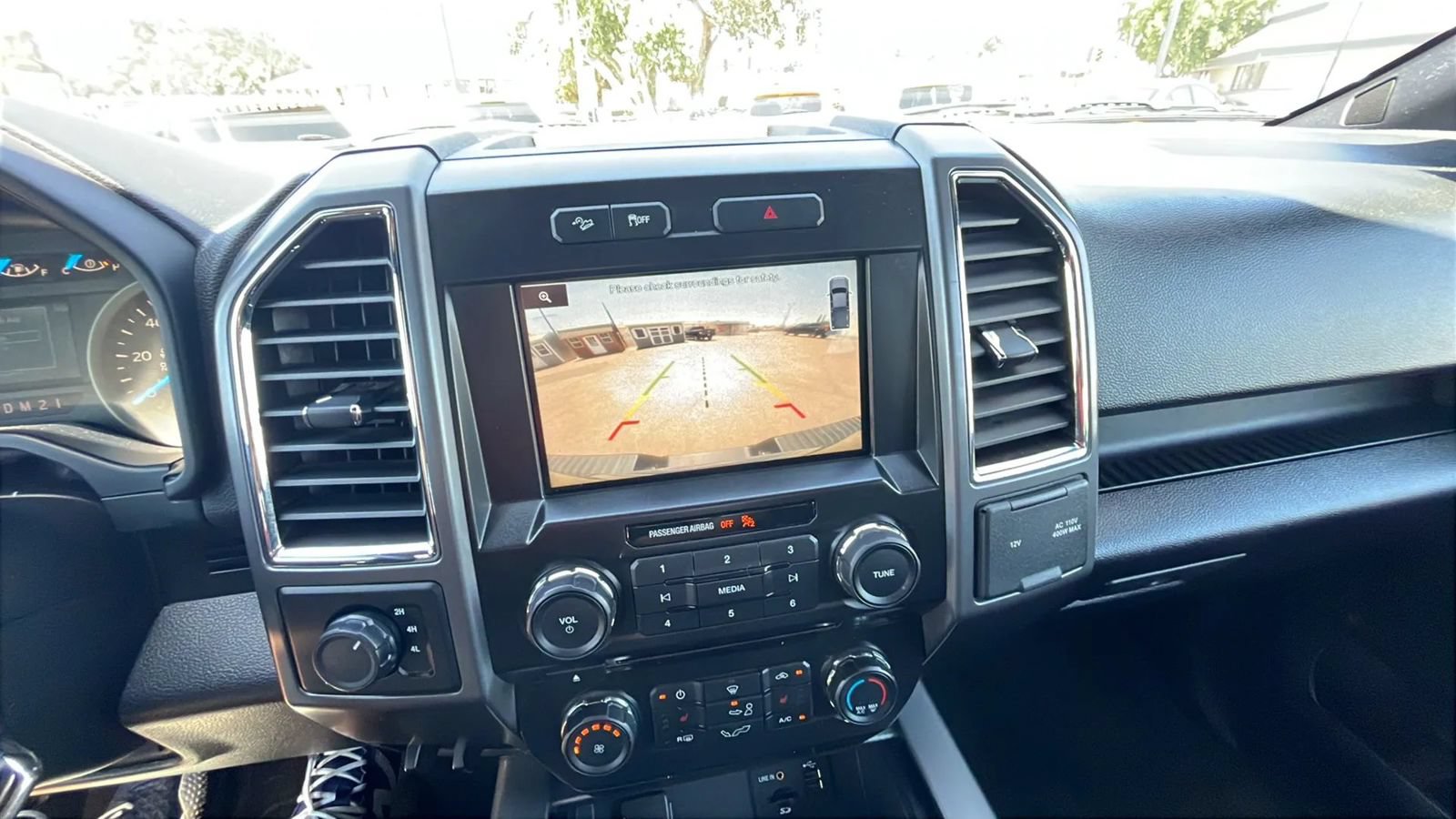 Used 2015 Ford F150 XLT w/ Equipment Group 302A Luxury AWD/4WD image 11