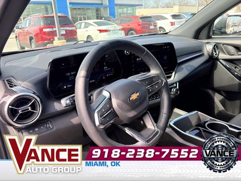 Used 2025 Chevrolet Equinox LT image 11