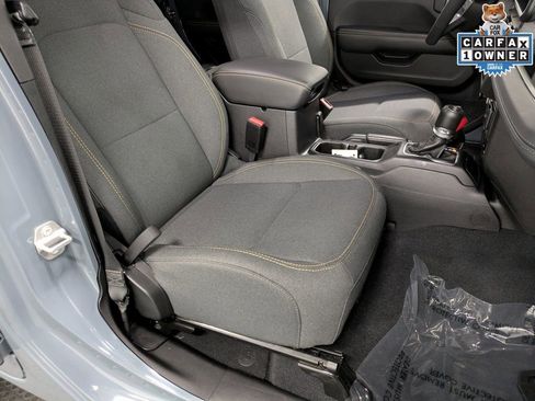 Used 2024 Jeep Wrangler Sahara image 29