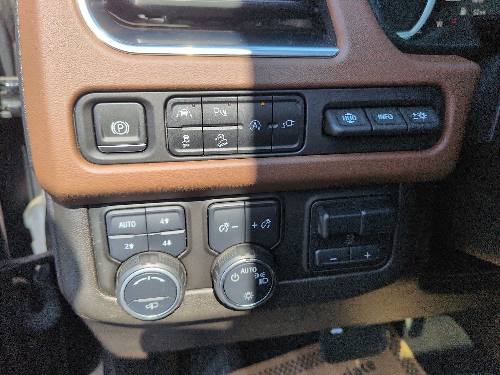 Used 2021 Chevrolet Tahoe High Country AWD/4WD image 16