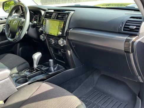 Used 2022 Toyota 4Runner TRD Off-Road AWD/4WD image 23
