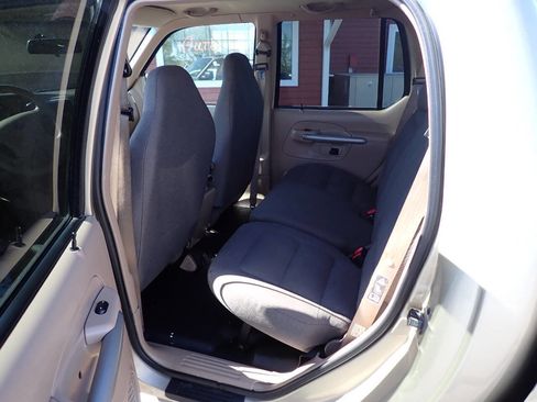 Used 2002 Ford Explorer Sport Trac 4x4 image 8
