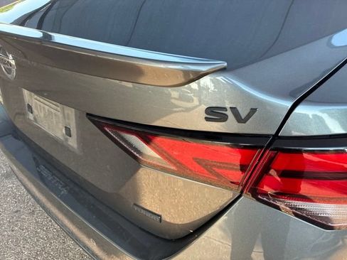 Used 2022 Nissan Sentra S w/ Lighting Package FWD image 5