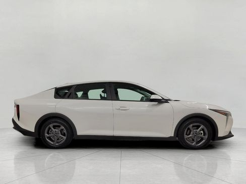 Used 2025 Kia K4 FWD image 11