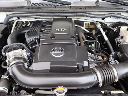 Used 2017 Nissan Frontier SV w/ SV Value Truck Package AWD/4WD image 39