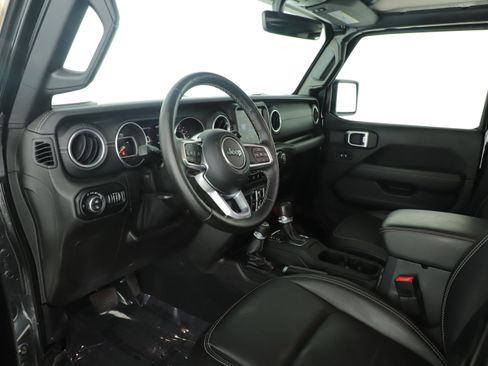 Used 2020 Jeep Gladiator Overland w/ Popular Equipment Package image 5