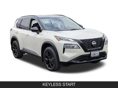 Used 2023 Nissan Rogue SV w/ SV Premium B Package FWD image 2