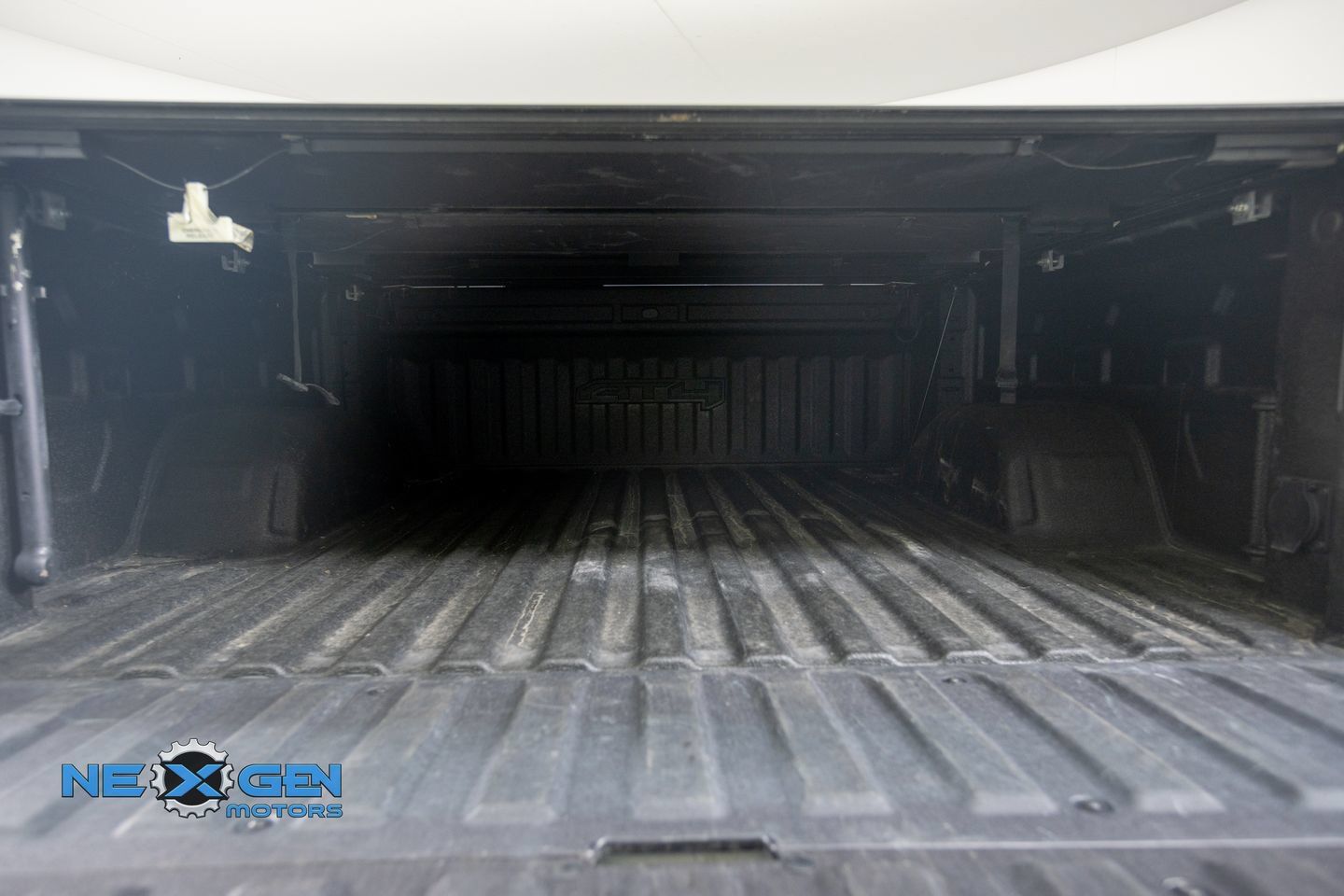 Used 2024 GMC Sierra 1500 AT4 w/ Technology Package AWD/4WD image 36