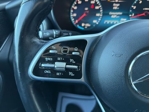 Used 2022 Mercedes-Benz GLC 300 4MATIC image 36