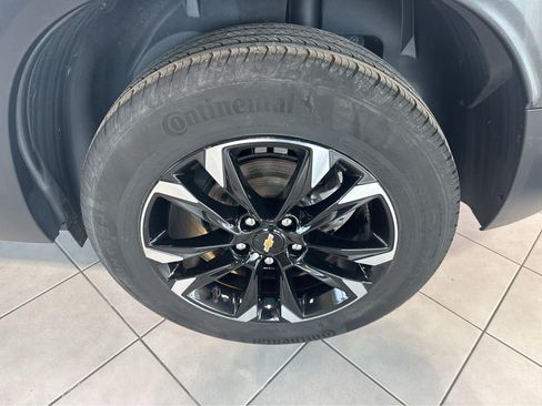 Used 2023 Chevrolet TrailBlazer LT AWD/4WD image 35