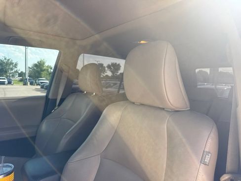 Used 2010 Toyota 4Runner Limited AWD/4WD image 9