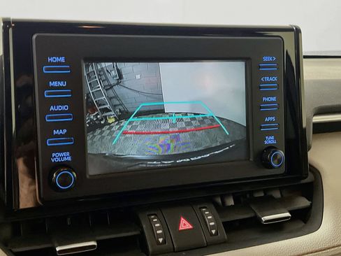 Used 2019 Toyota RAV4 XLE Premium FWD image 28
