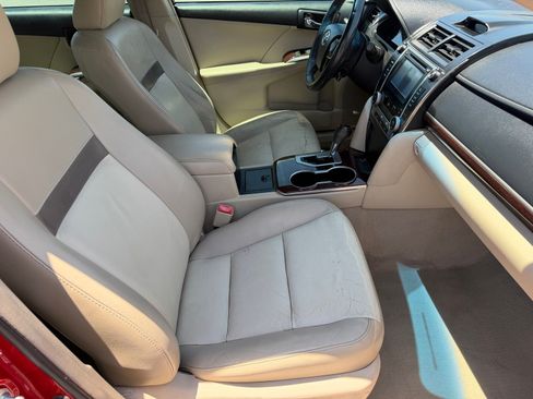 Used 2012 Toyota Camry XLE w/ Leather Pkg FWD image 12