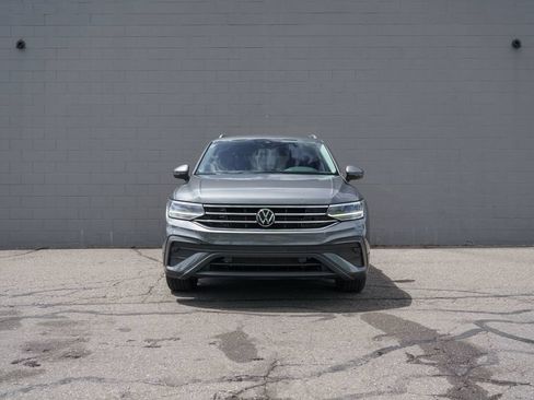 Used 2023 Volkswagen Tiguan SE AWD/4WD image 10