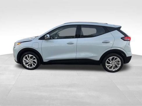 Certified 2023 Chevrolet Bolt EUV LT image 2