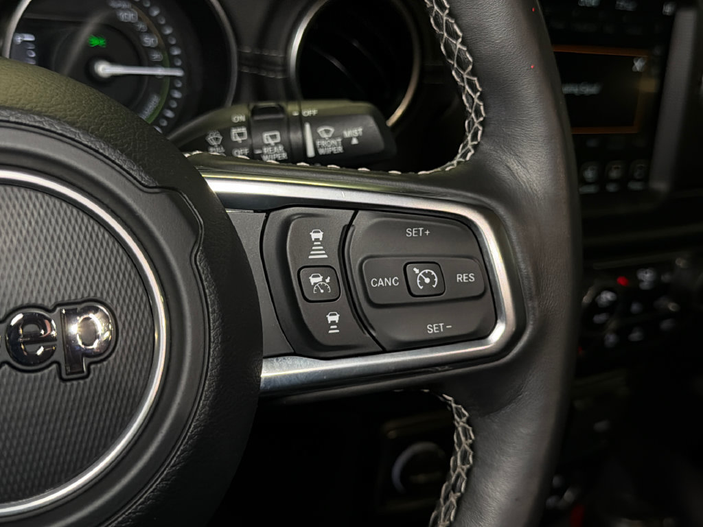 Used 2023 Jeep Wrangler Unlimited Sahara w/ Cold Weather Group AWD/4WD image 27