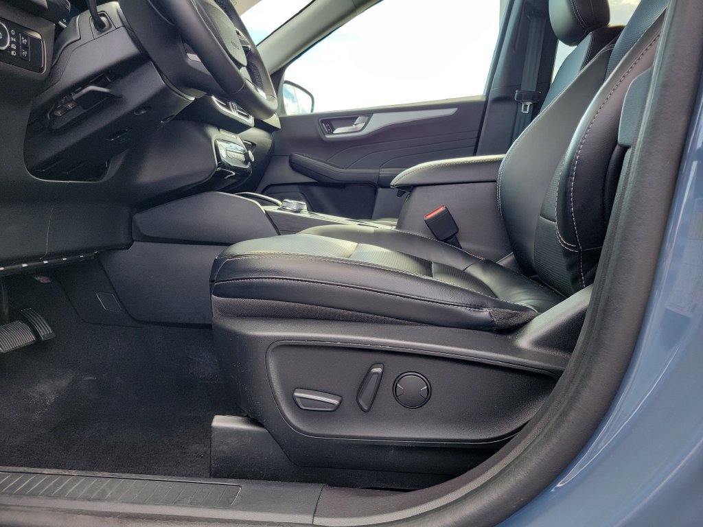 Certified 2023 Ford Escape Platinum AWD/4WD image 19
