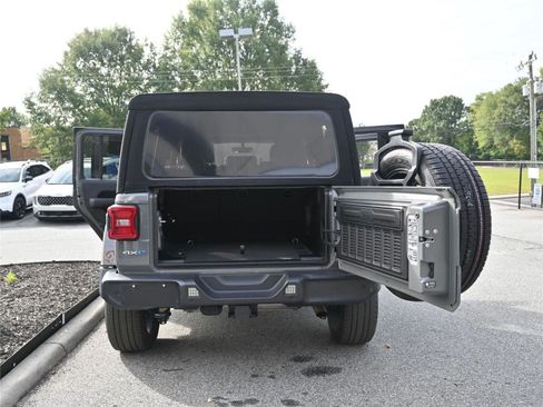 Used 2021 Jeep Wrangler Unlimited Sahara w/ Cold Weather Group image 14