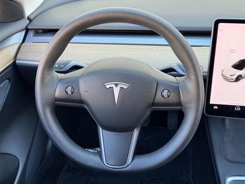 Used 2021 Tesla Model 3 Standard Range Plus RWD image 18