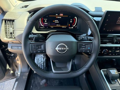 New 2026 Nissan Pathfinder Platinum FWD image 20