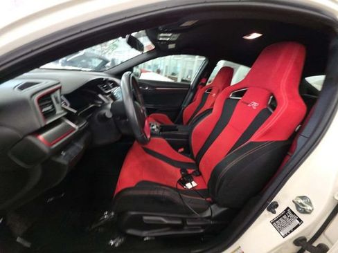 Used 2019 Honda Civic Type R image 3