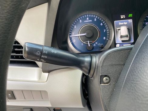 Used 2020 Toyota Sienna LE w/ LE Preferred Package image 64