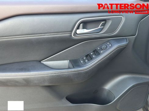 Used 2021 Nissan Rogue SV w/ Premium Package FWD image 21