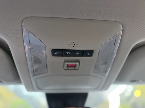 Used 2019 Toyota RAV4 LE w/ Carpet Mat Package FWD image 23