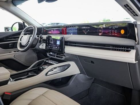 Used 2024 Lincoln Nautilus Reserve image 26