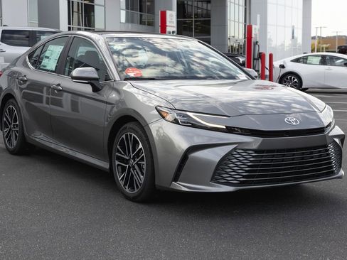 New 2026 Toyota Camry XLE FWD image 3