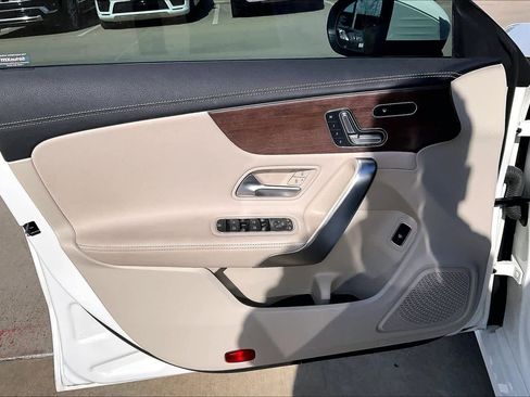 Used 2023 Mercedes-Benz CLA 250 4MATIC image 20