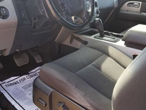 Used 2016 Ford Expedition EL XLT image 5