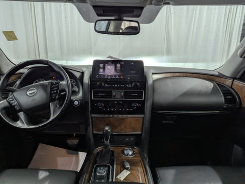 Used 2024 Nissan Armada SL w/ Captain's Chairs Package AWD/4WD image 18