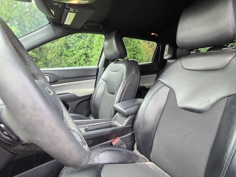 Used 2023 Jeep Compass Latitude w/ Convenience Group AWD/4WD image 6