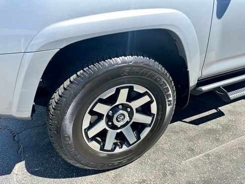 Used 2024 Toyota 4Runner TRD Off-Road Premium w/ Off Road Premium Plus Package image 4