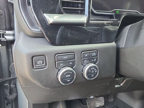Used 2025 GMC Sierra 1500 SLT AWD/4WD image 14
