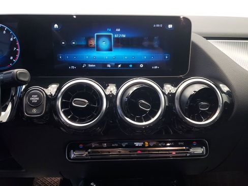 Certified 2021 Mercedes-Benz GLA 250 4MATIC image 16