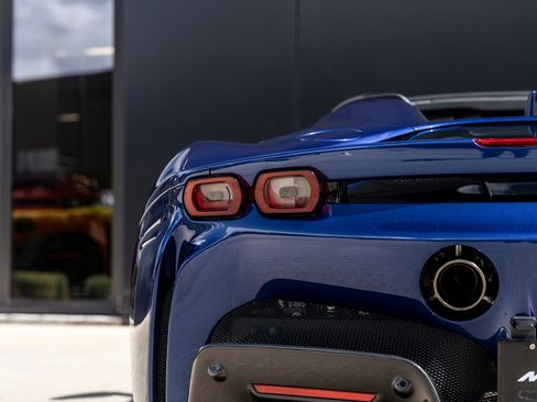 Used 2022 Ferrari SF90 Spider AWD/4WD image 12