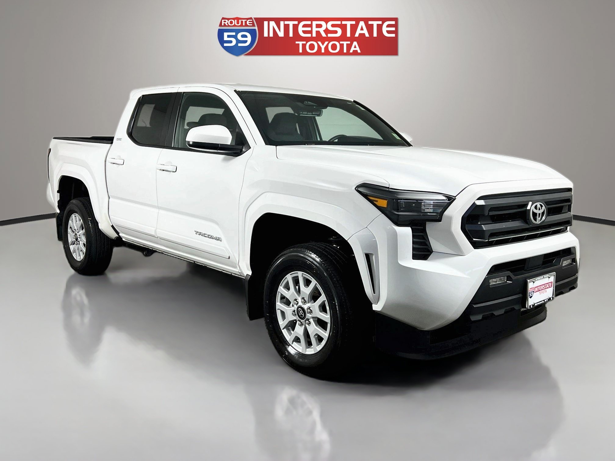 Used 2026 Toyota Tacoma SR5 AWD/4WD image 1