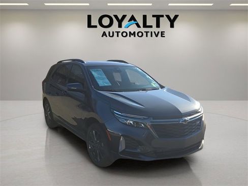 Used 2022 Chevrolet Equinox RS w/ LPO, Floor Liner Package image 7