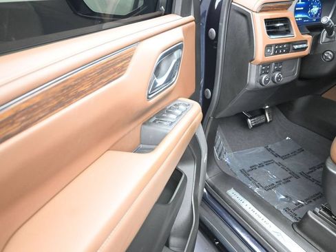 Used 2023 Chevrolet Tahoe High Country AWD/4WD image 10