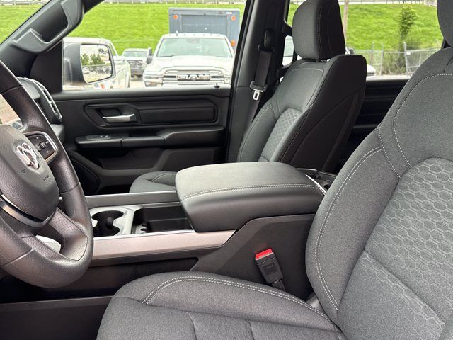 New 2026 RAM 1500 Express AWD/4WD image 5