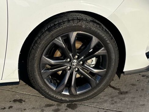 Used 2025 Toyota Sienna XSE image 8