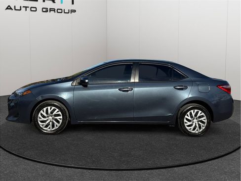 Used 2017 Toyota Corolla LE image 5