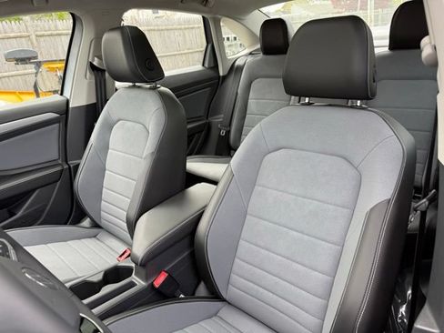 New 2026 Volkswagen Jetta SE FWD image 13